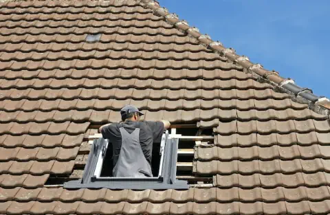 Pose de velux - Nieuil l'Espoir